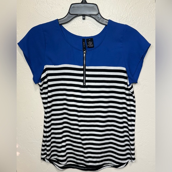 New Directions Petite Black and White Striped Top - Picture 2 of 5